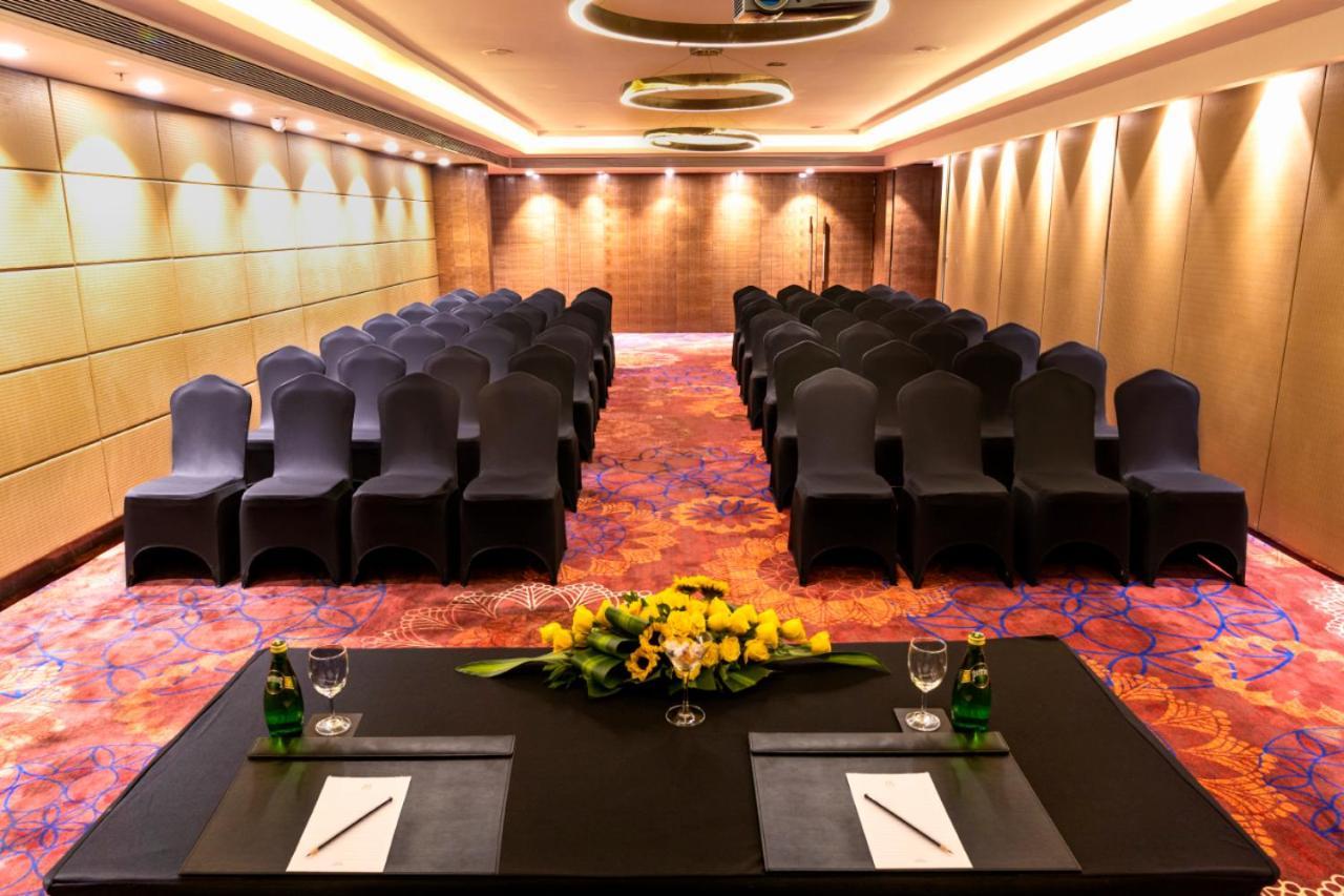 The Elite Narasapura, A Member Of Radisson Individuals Hotel Екстериор снимка