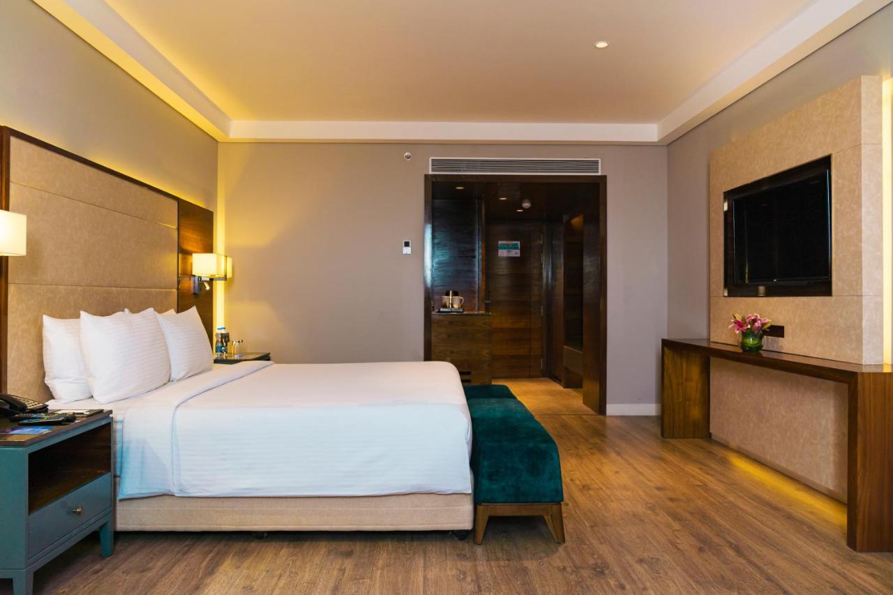 The Elite Narasapura, A Member Of Radisson Individuals Hotel Екстериор снимка