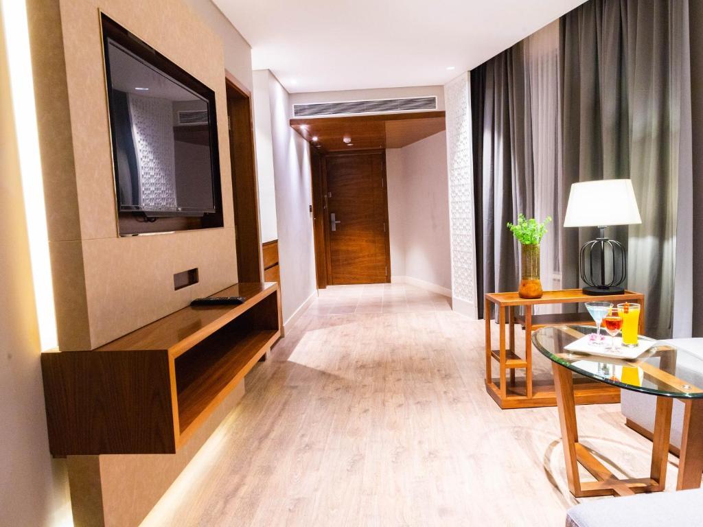The Elite Narasapura, A Member Of Radisson Individuals Hotel Екстериор снимка