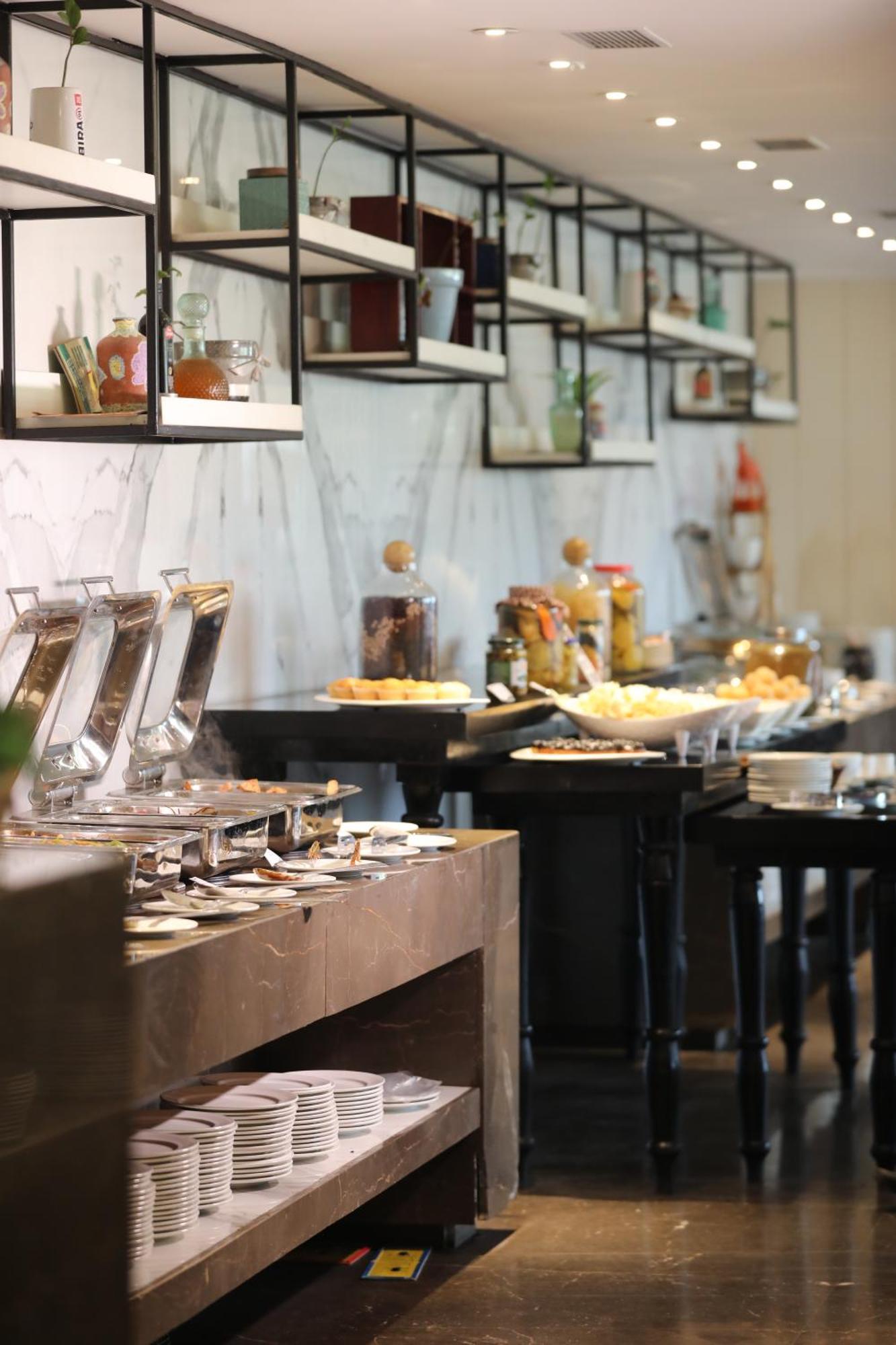 The Elite Narasapura, A Member Of Radisson Individuals Hotel Екстериор снимка