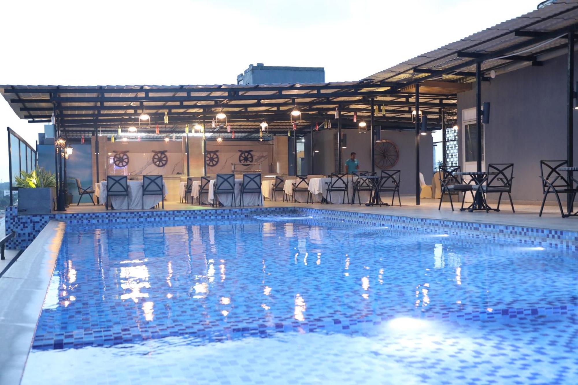 The Elite Narasapura, A Member Of Radisson Individuals Hotel Екстериор снимка