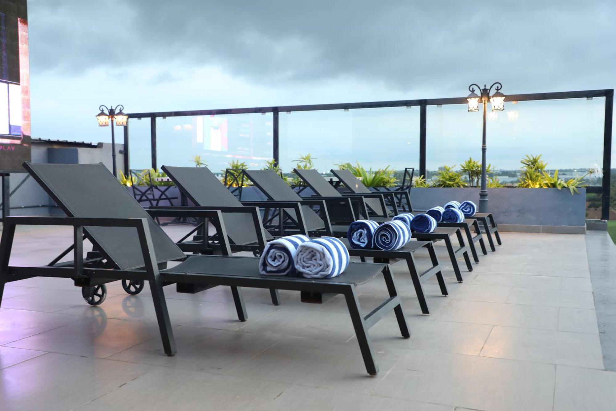 The Elite Narasapura, A Member Of Radisson Individuals Hotel Екстериор снимка