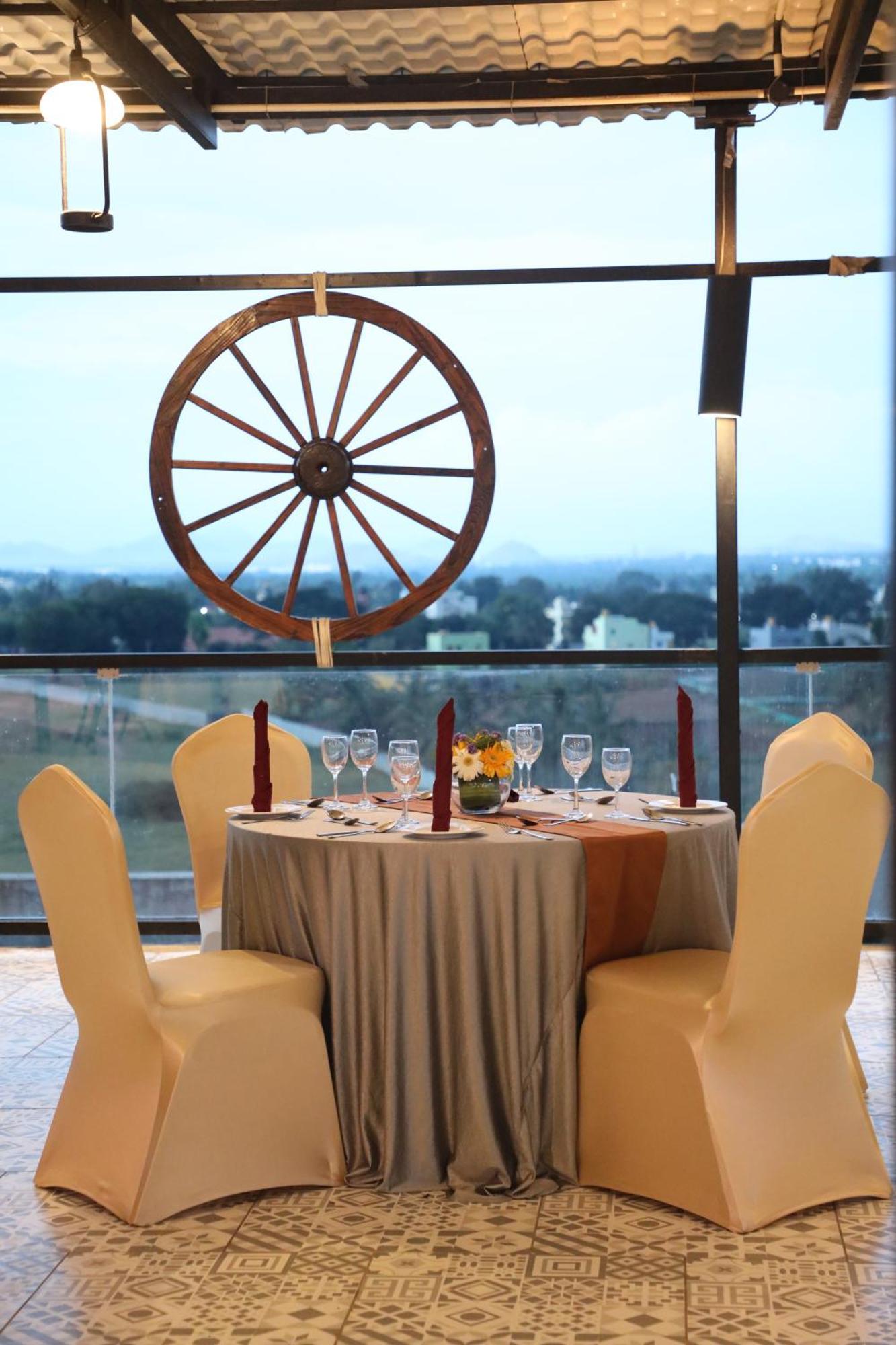 The Elite Narasapura, A Member Of Radisson Individuals Hotel Екстериор снимка