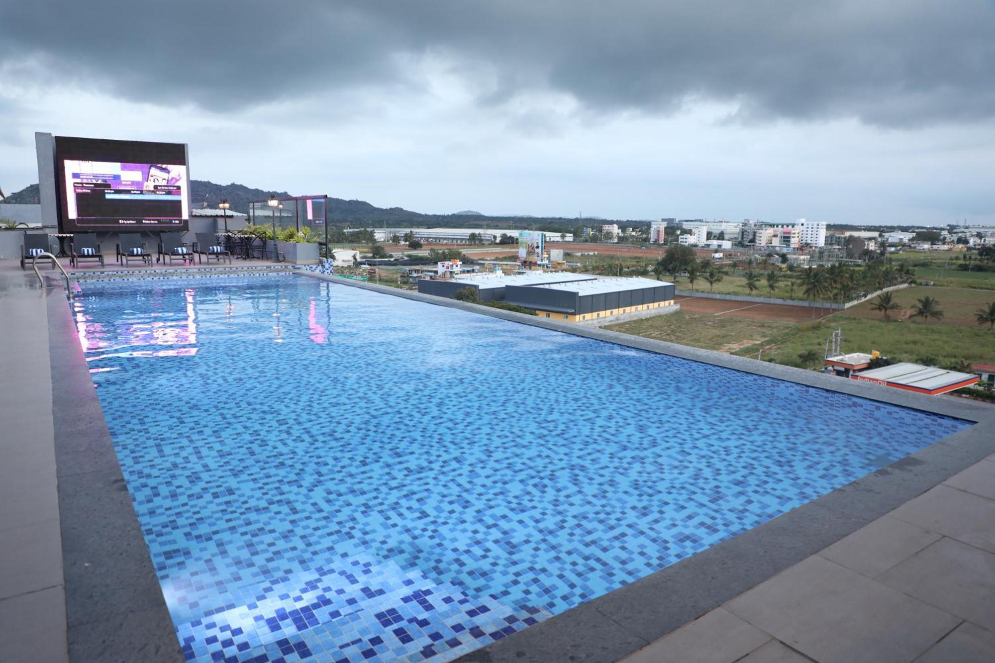 The Elite Narasapura, A Member Of Radisson Individuals Hotel Екстериор снимка