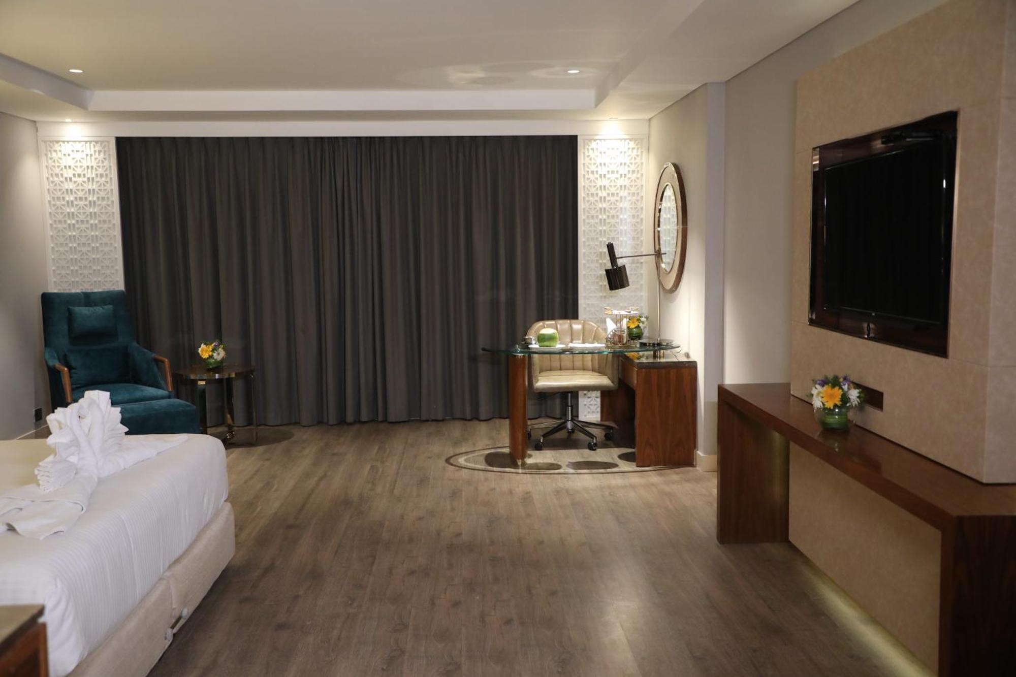 The Elite Narasapura, A Member Of Radisson Individuals Hotel Екстериор снимка