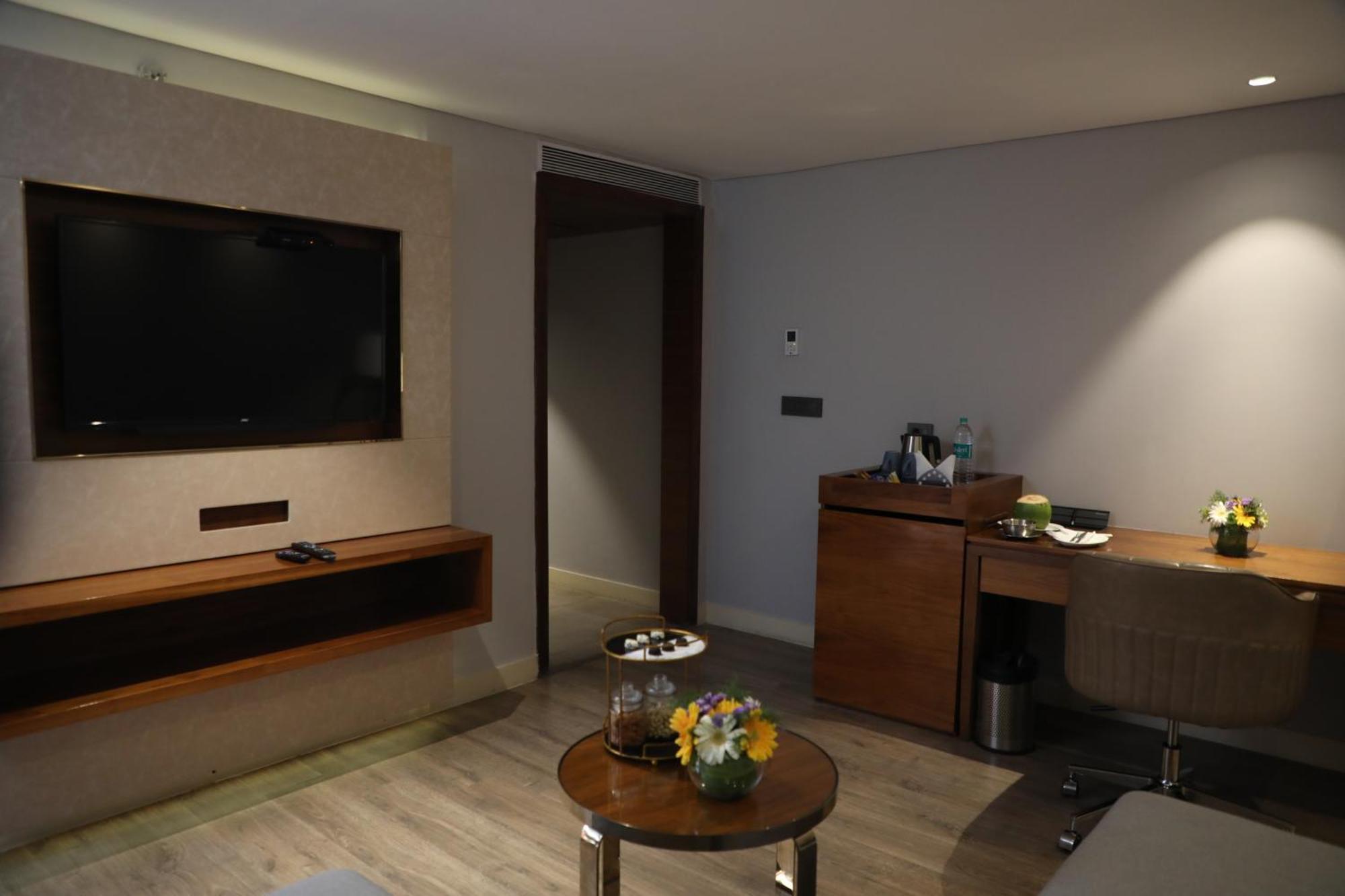 The Elite Narasapura, A Member Of Radisson Individuals Hotel Екстериор снимка