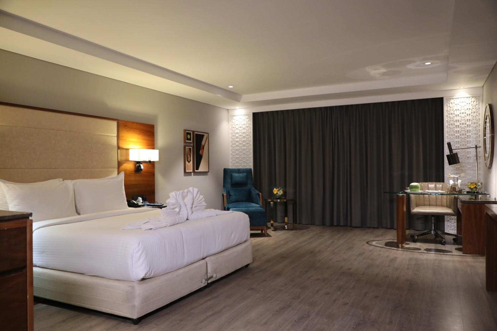 The Elite Narasapura, A Member Of Radisson Individuals Hotel Екстериор снимка